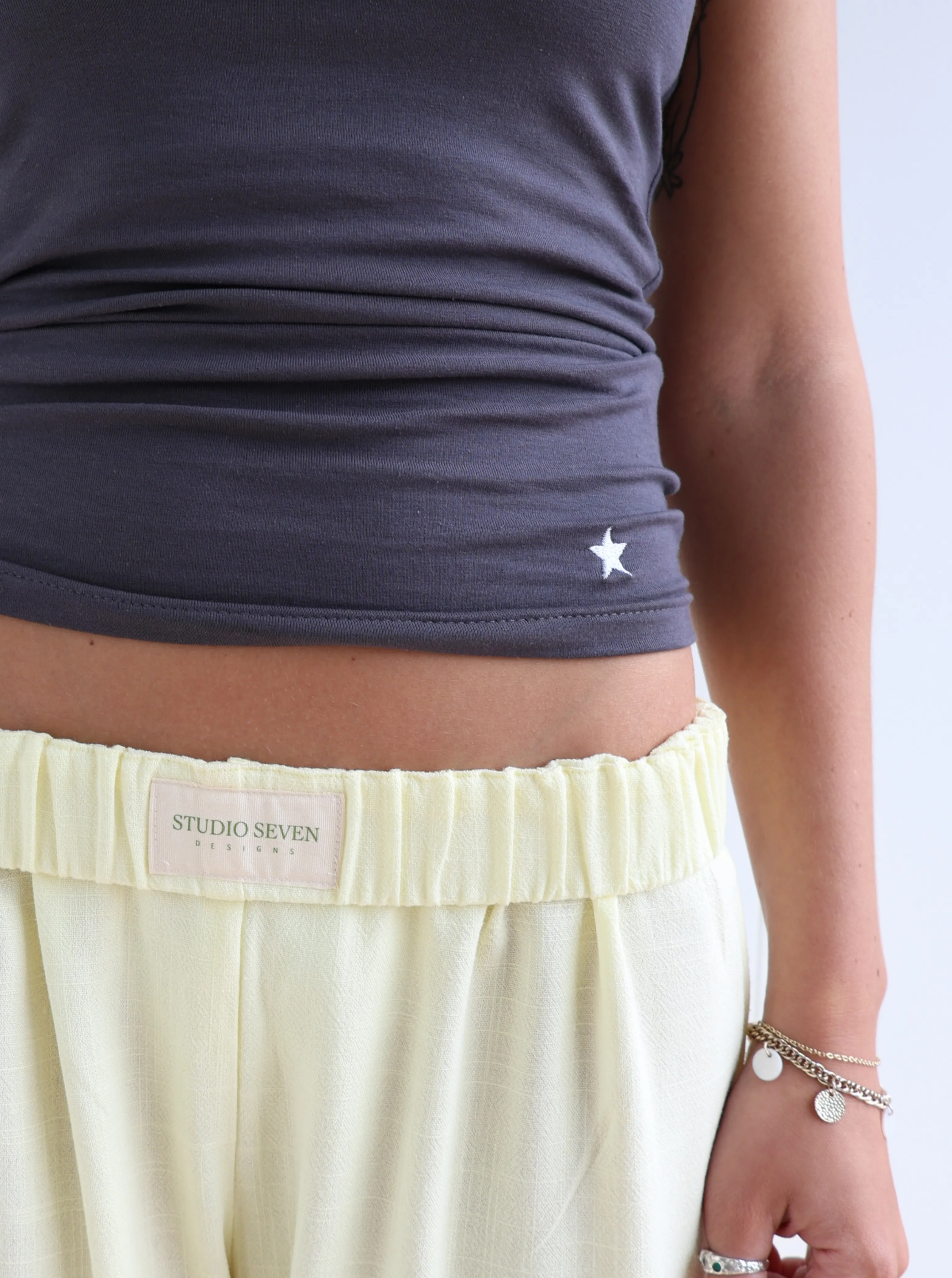 Sophia Shorts Pale Yellow
